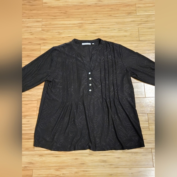 Notations Button-Up Women's Top - Picture 2 of 5